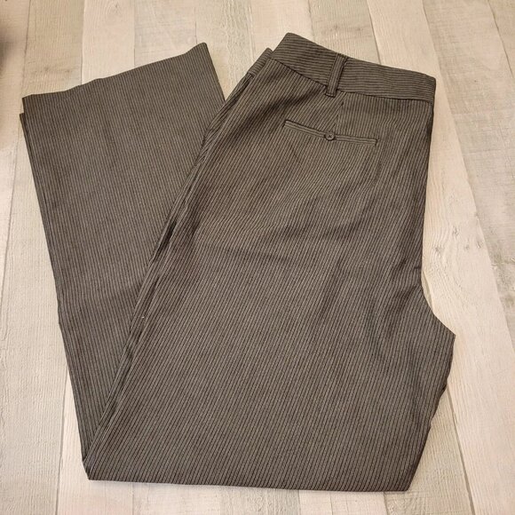 Chico's Women's Vertical Black/White Stripe Relaxed Fit Pants Regular Size 3 16 - Picture 1 of 4